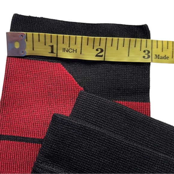 2 Pairs Compression Sleeves M  RAW Perform Black Red NEW - Picture 5 of 8